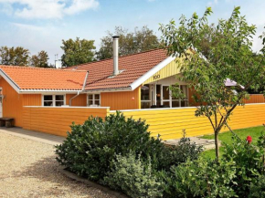 Отель Vintage Holiday Home in Hemmet for 6 People  Хеммет 